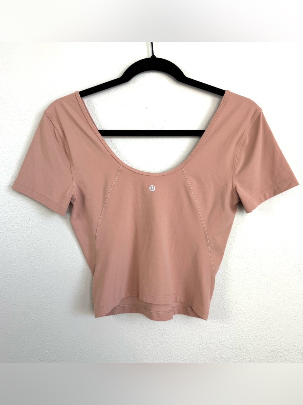 Lululemon Sz 6 Short Sleeve Fitted Soft Align T-Shirt in Pink Clay Scoop V-Neck